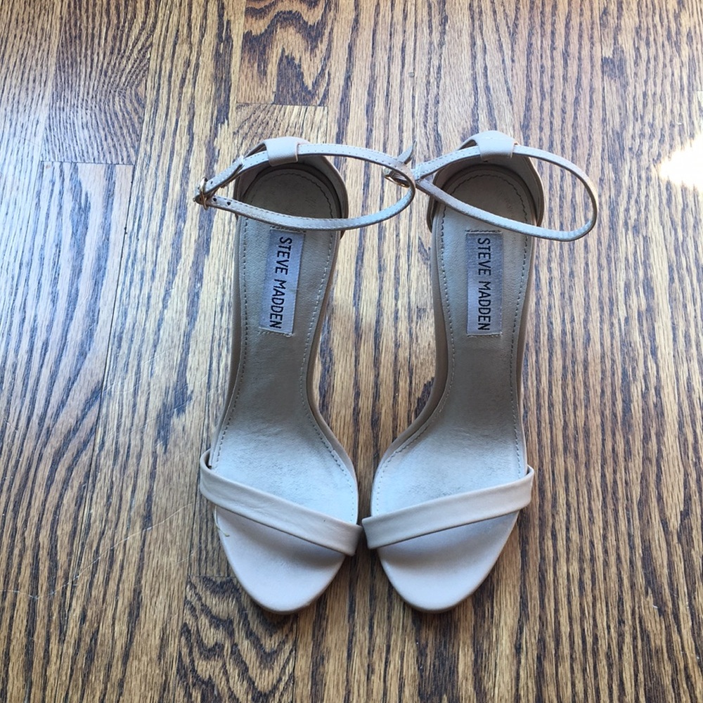 STEVE MADDEN LEATHER NUDE ANKLE STRAP HEELS